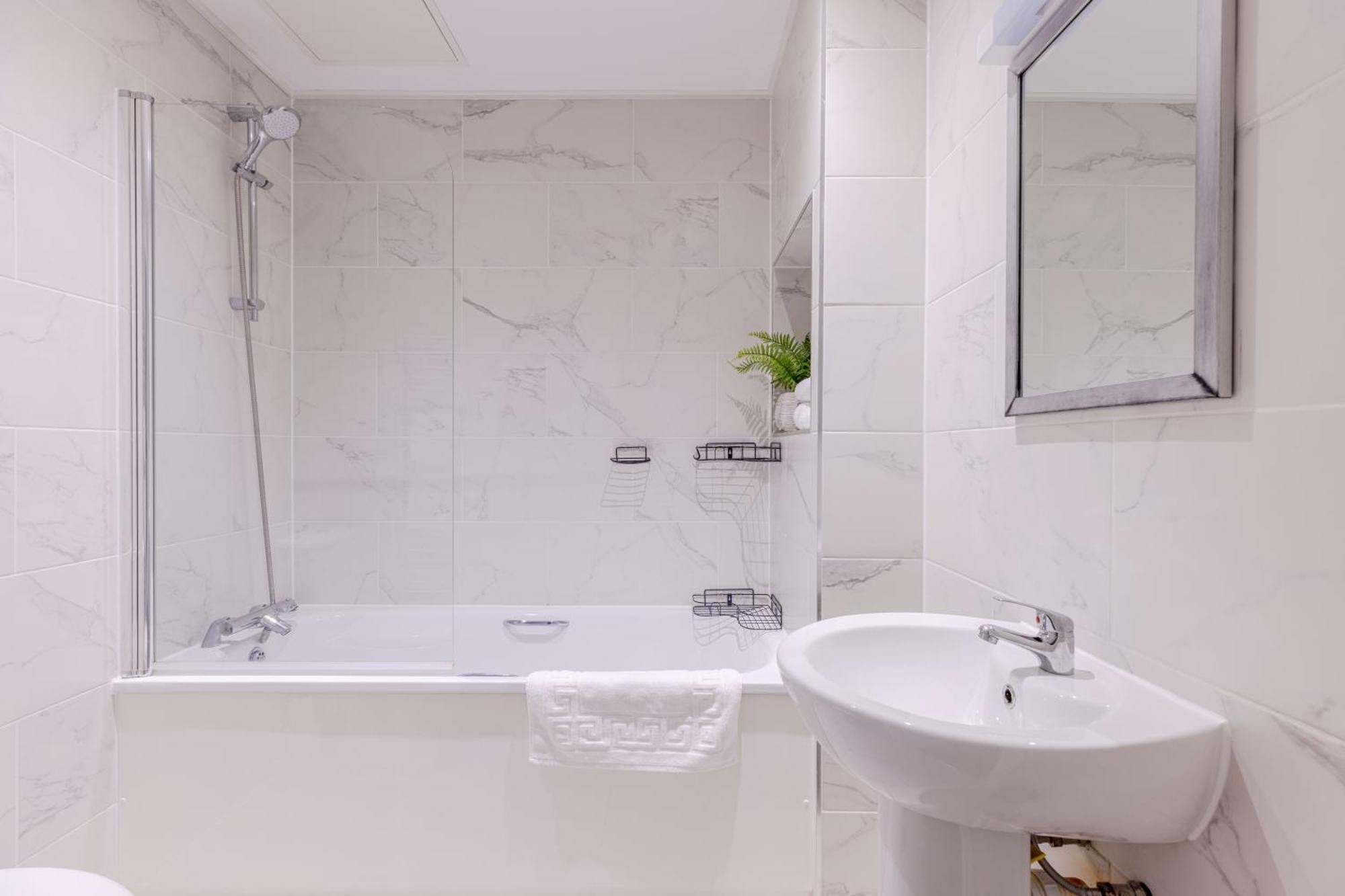 Boutique Vertigo Apartment Central Kingston/London Kingston upon Thames  Zewnętrze zdjęcie